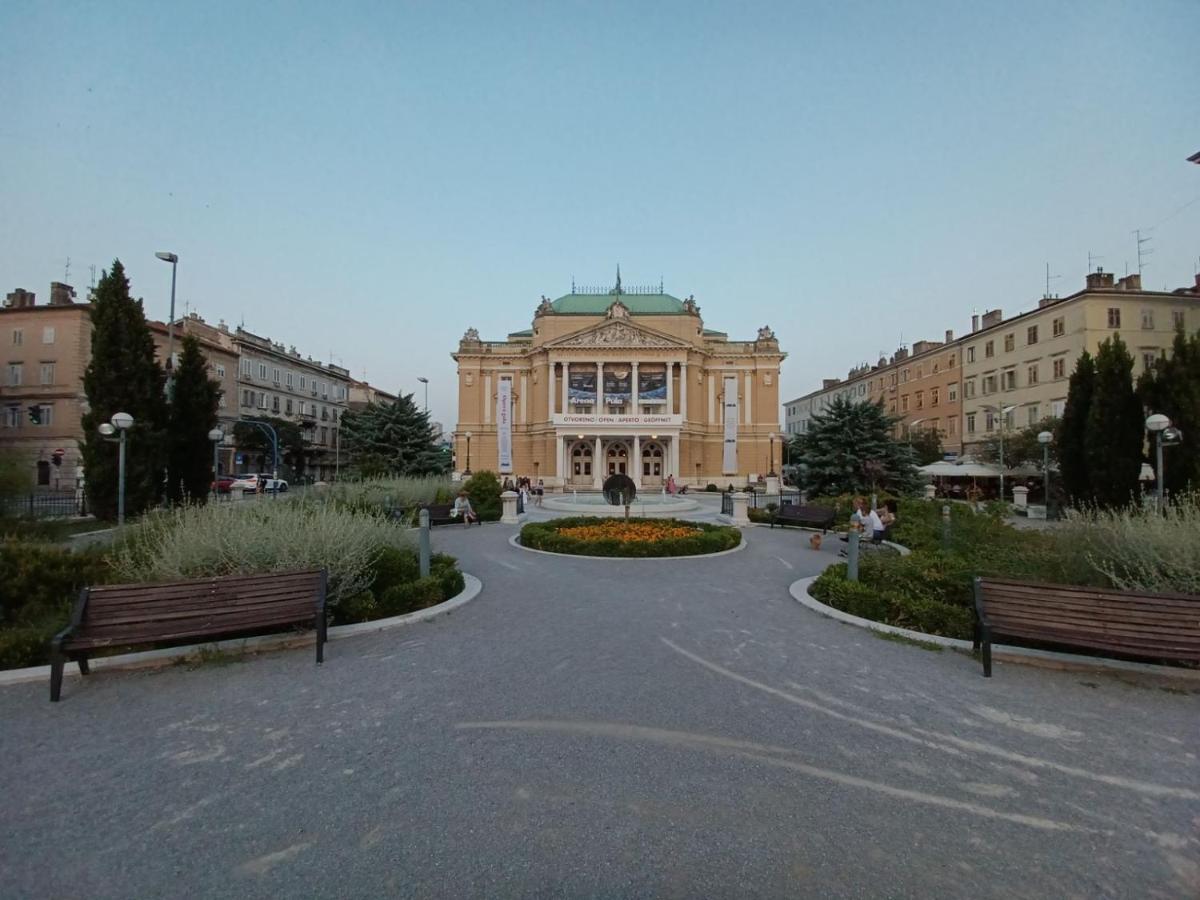 In The Centar Of Rijeka Leilighet Eksteriør bilde