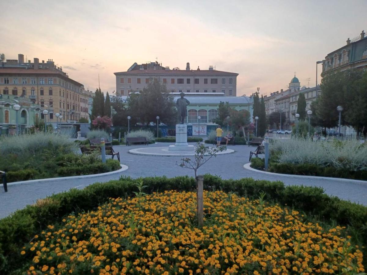 In The Centar Of Rijeka Leilighet Eksteriør bilde